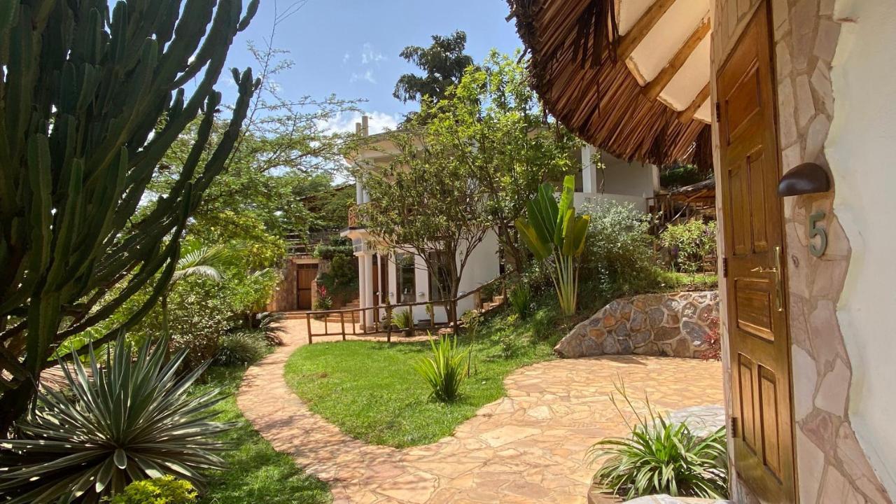 Banda Lodge Masaka Ngoại thất bức ảnh