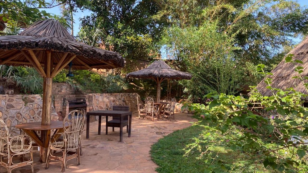 Banda Lodge Masaka Ngoại thất bức ảnh