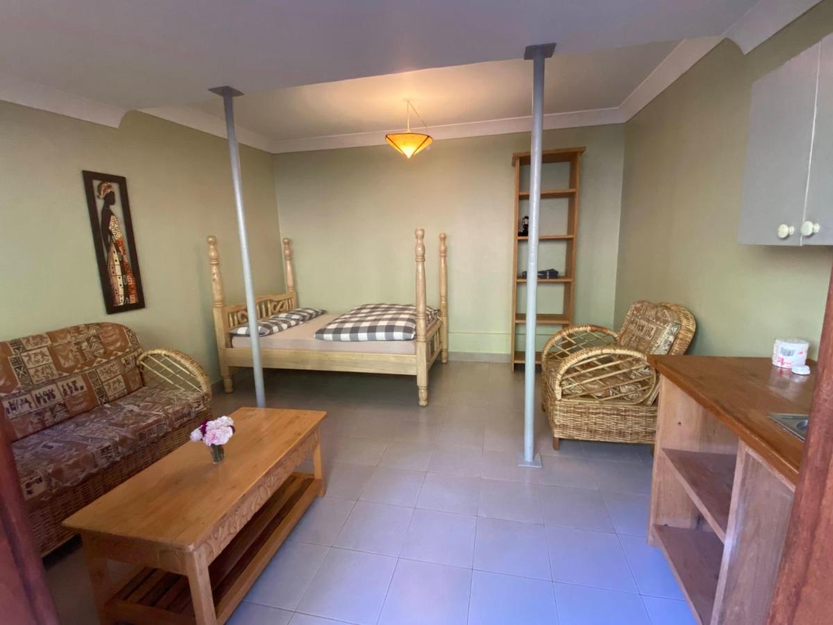 Banda Lodge Masaka Ngoại thất bức ảnh