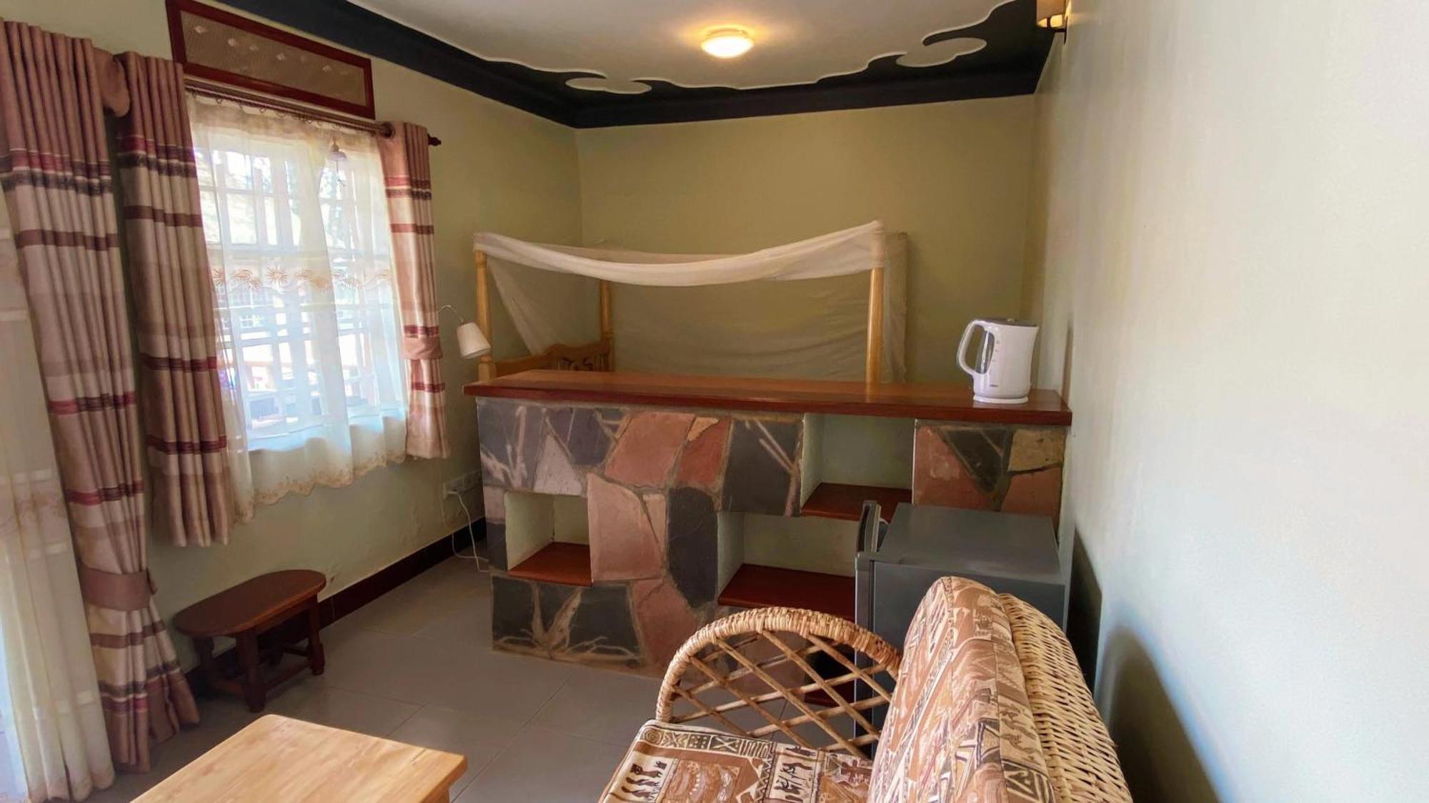 Banda Lodge Masaka Ngoại thất bức ảnh