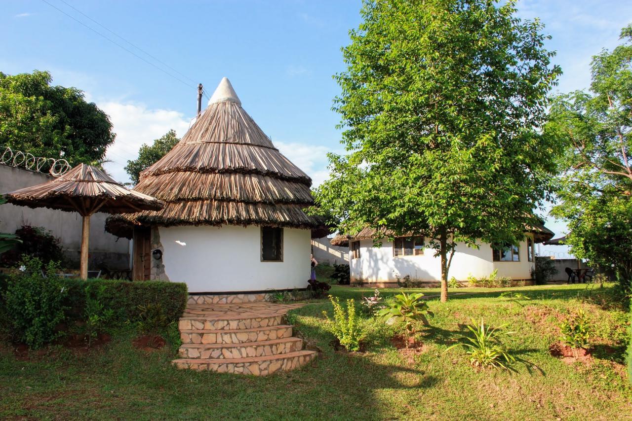Banda Lodge Masaka Ngoại thất bức ảnh