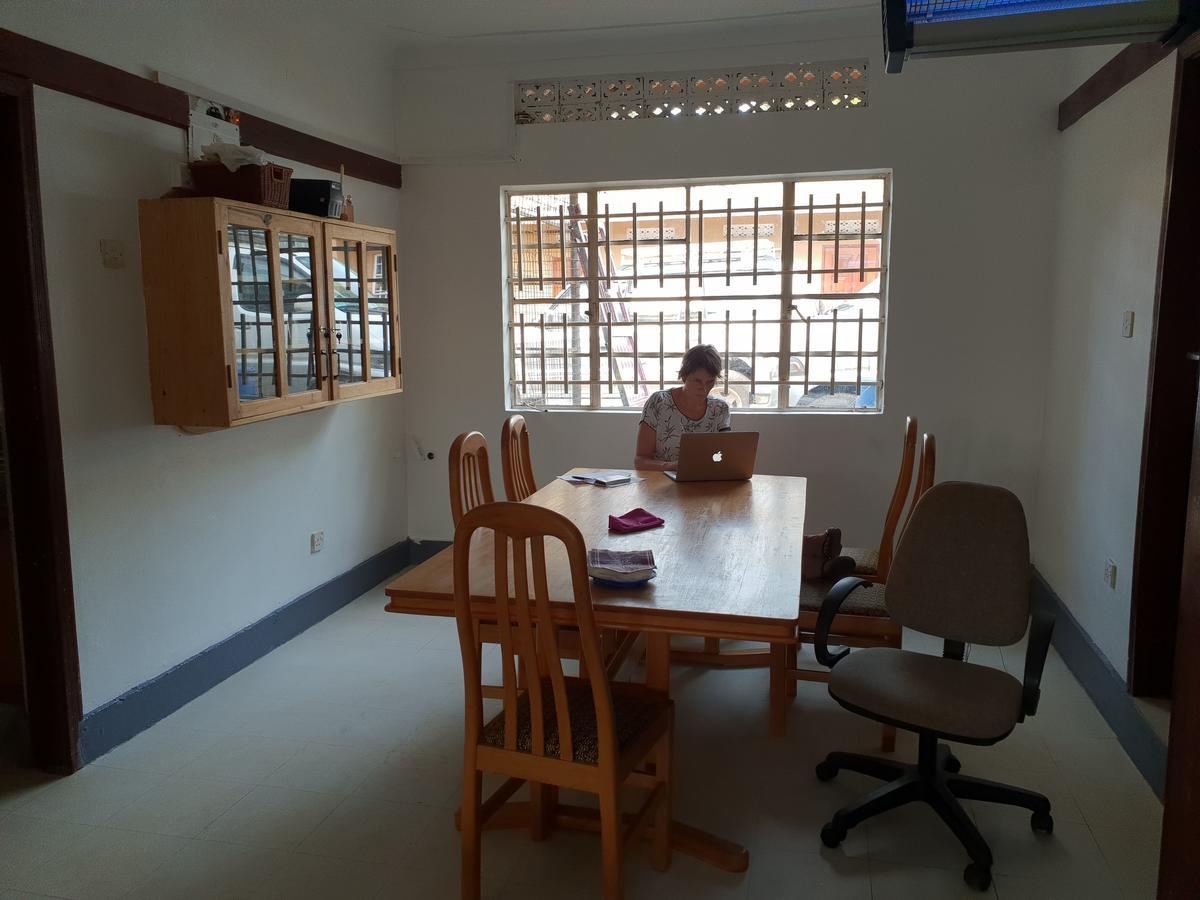 Banda Lodge Masaka Ngoại thất bức ảnh