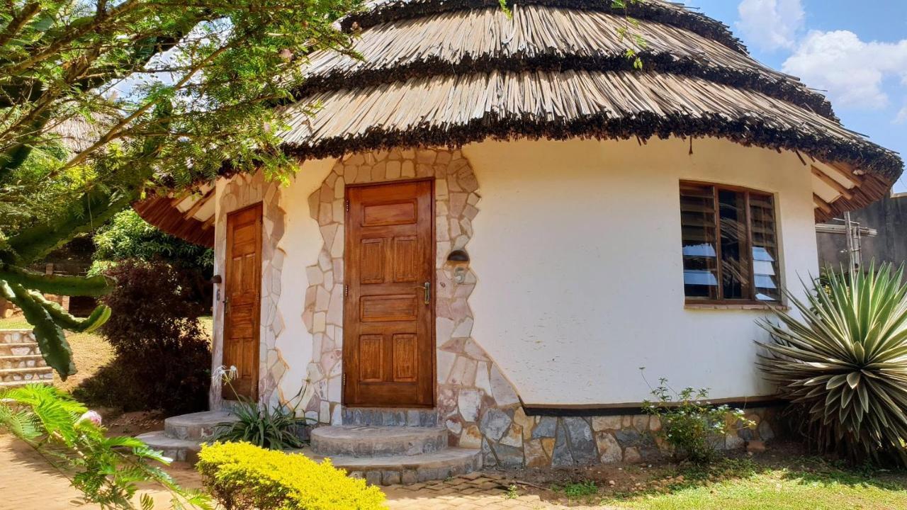 Banda Lodge Masaka Ngoại thất bức ảnh